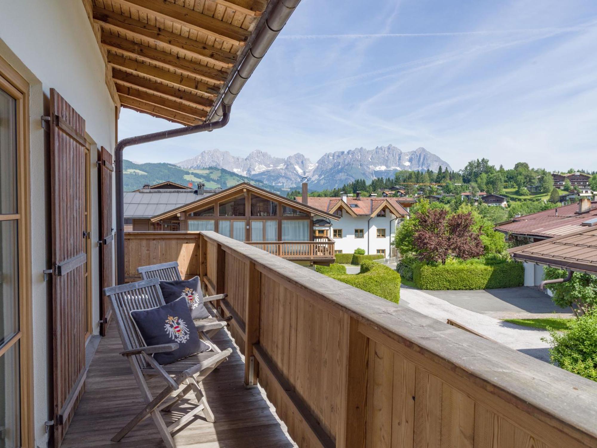 Landhaus Kitzhorn Appartement Hahnenkamm - By Nv-Appartements Kitzbuhel Exterior photo