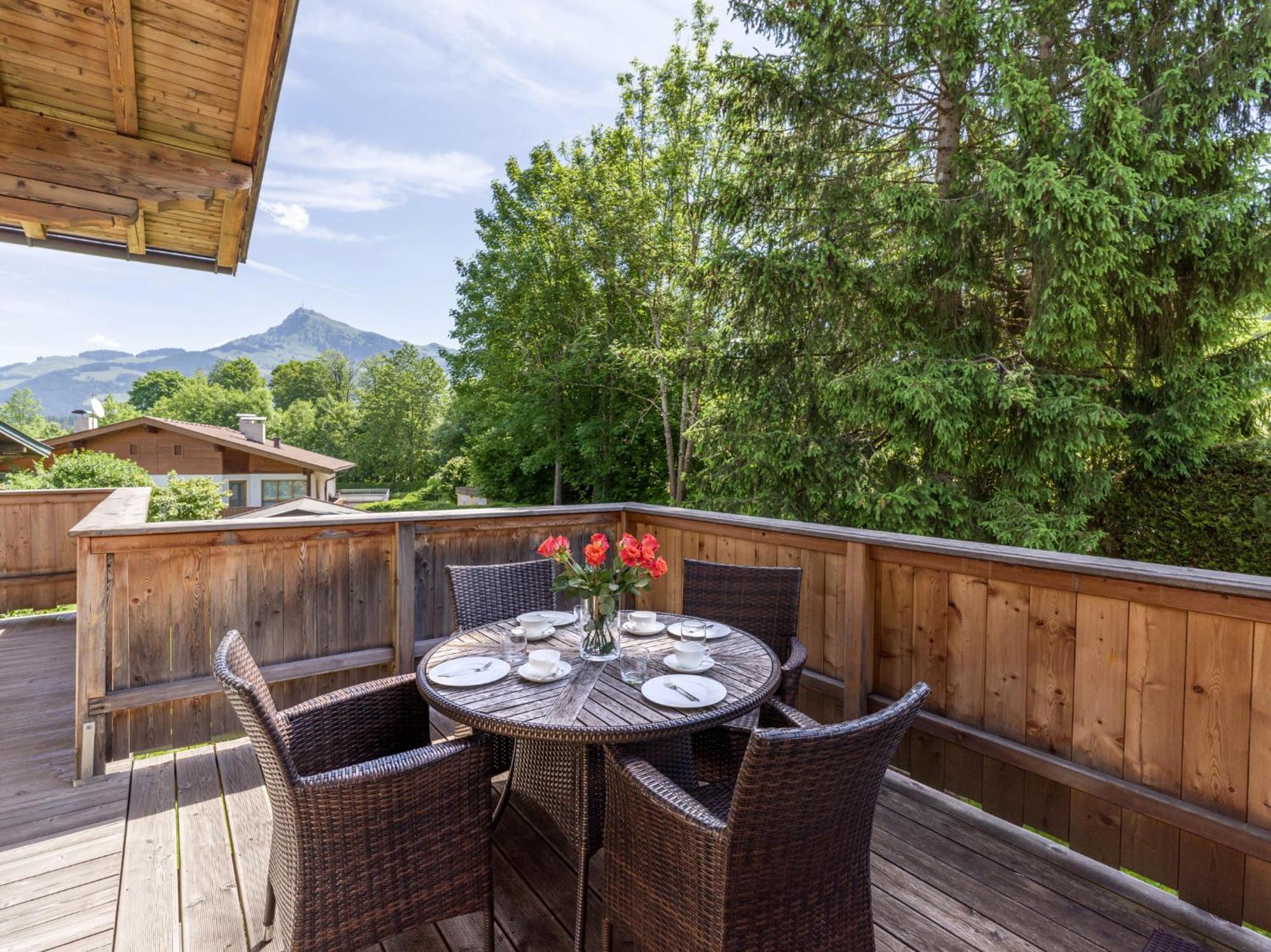 Landhaus Kitzhorn Appartement Hahnenkamm - By Nv-Appartements Kitzbuhel Exterior photo
